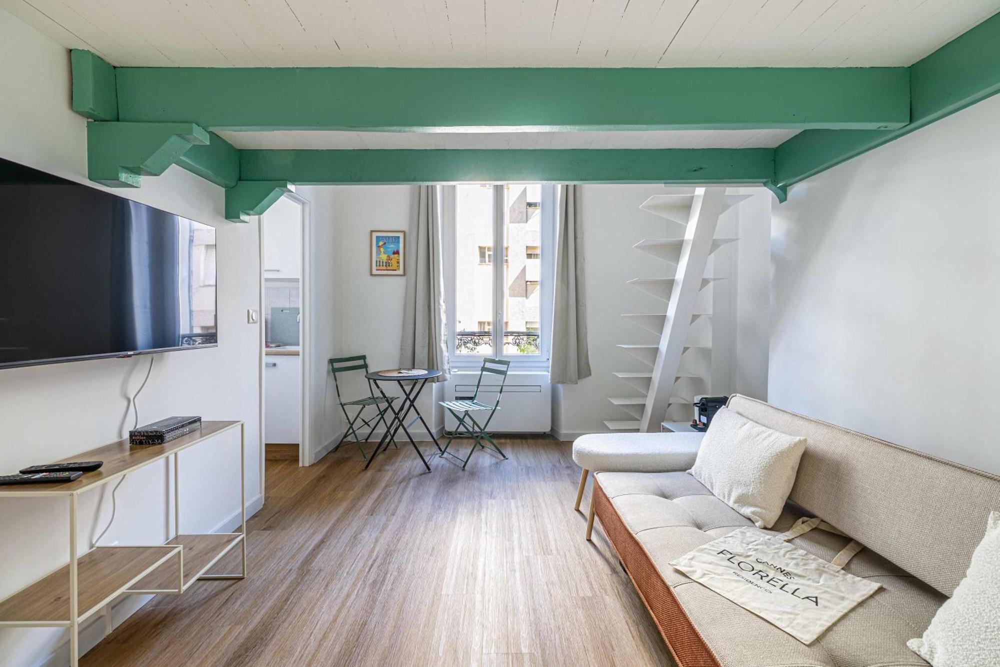 Apartment Le Petit Palais Avec Mezzanine De Charme Au Coeur De Cannes